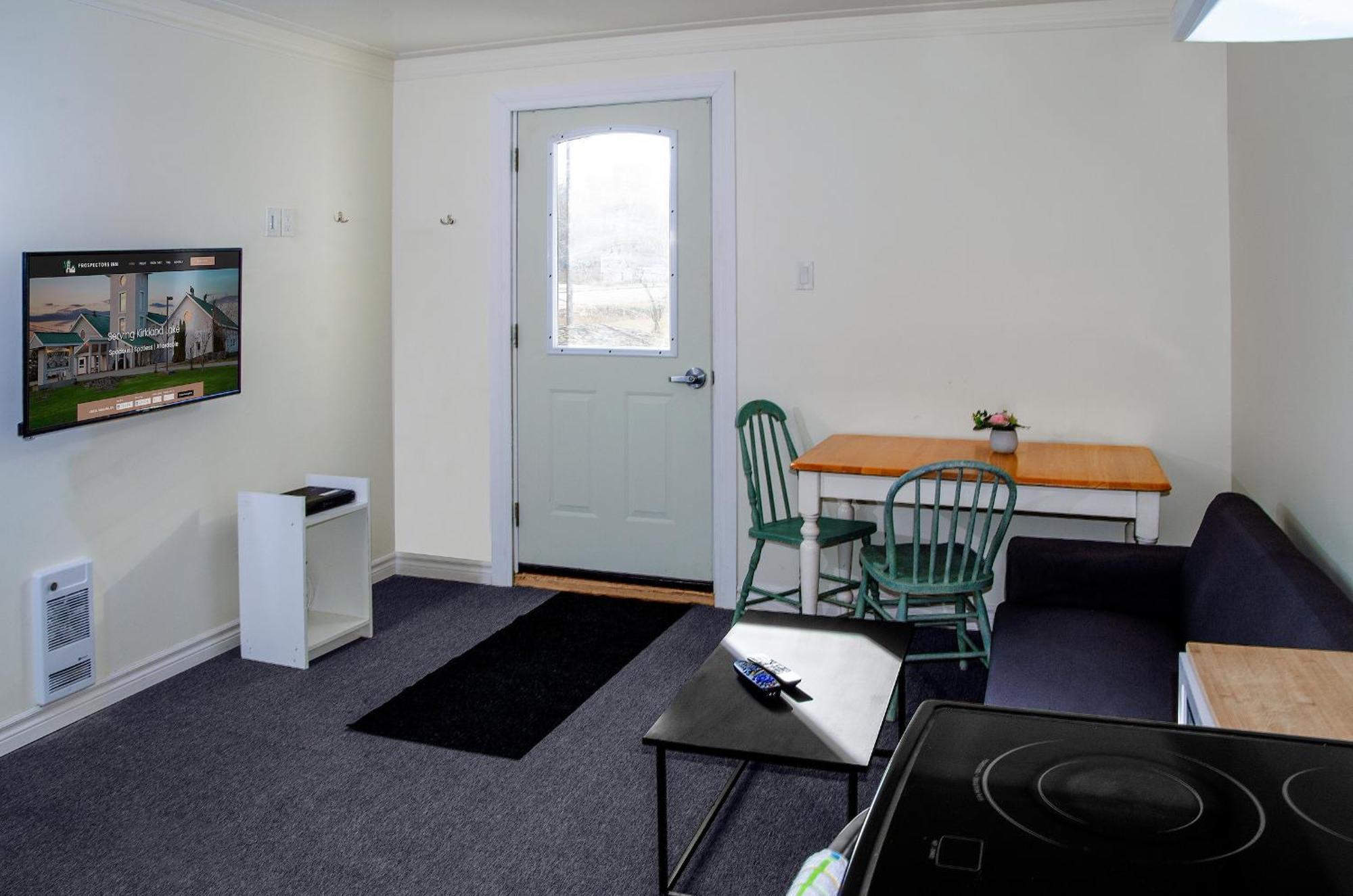 Prospectors Inn Kirkland Lake Εξωτερικό φωτογραφία